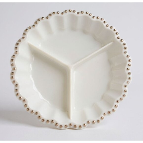 Elegant White Gold Trimmed Decorative Serving Platter With Scalloped Edge - Picture 1 of 5